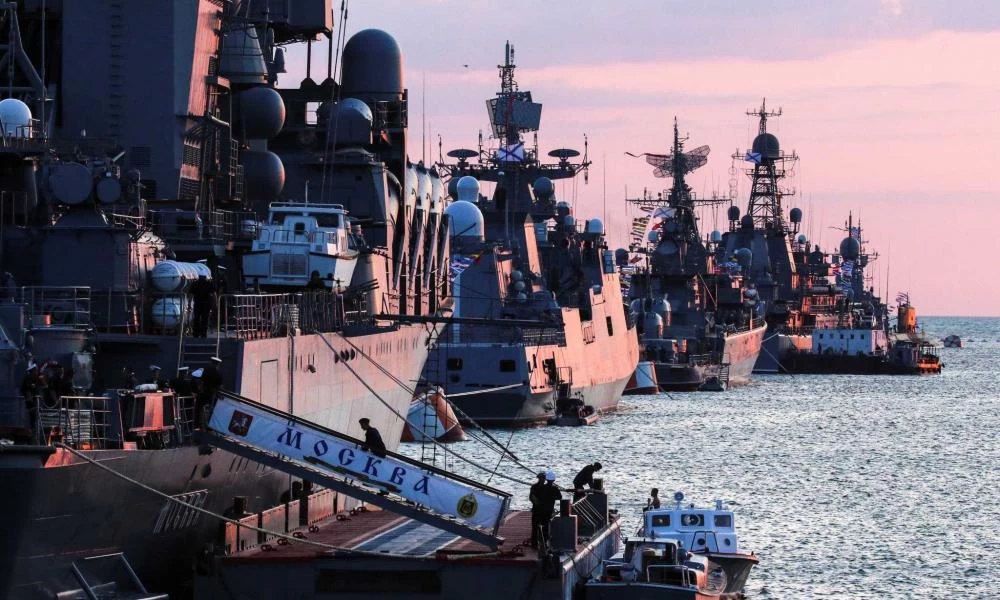 Η Ρωσία δείχνει καθαρά τα "δόντια" της: Εντολή για πυρ εναντίον ξένων πλοίων και υποβρυχίων
